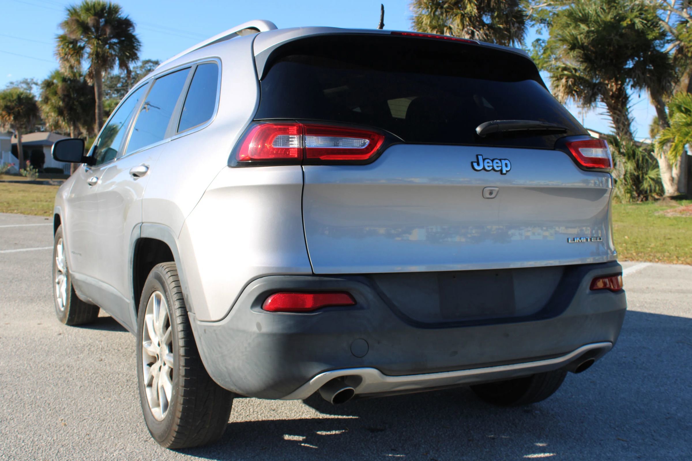 Used 2014 Jeep Cherokee Limited image 4