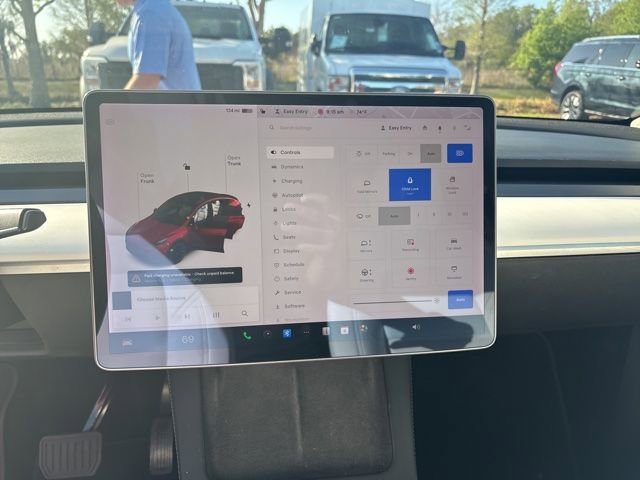 Used 2022 Tesla Model Y Long Range image 12