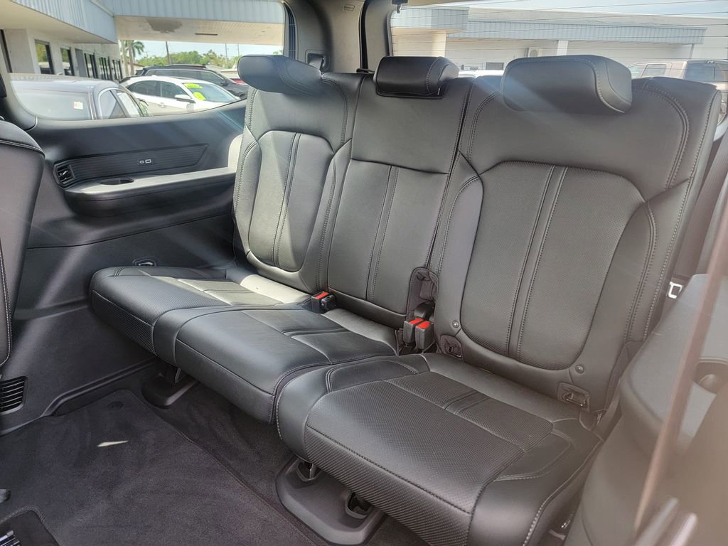 Used 2025 Jeep Wagoneer Series II image 13