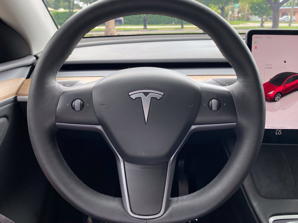 Used 2024 Tesla Model Y Long Range AWD/4WD image 25