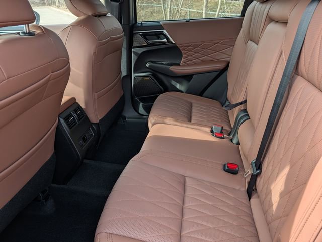 New 2026 Mitsubishi Outlander SEL image 5