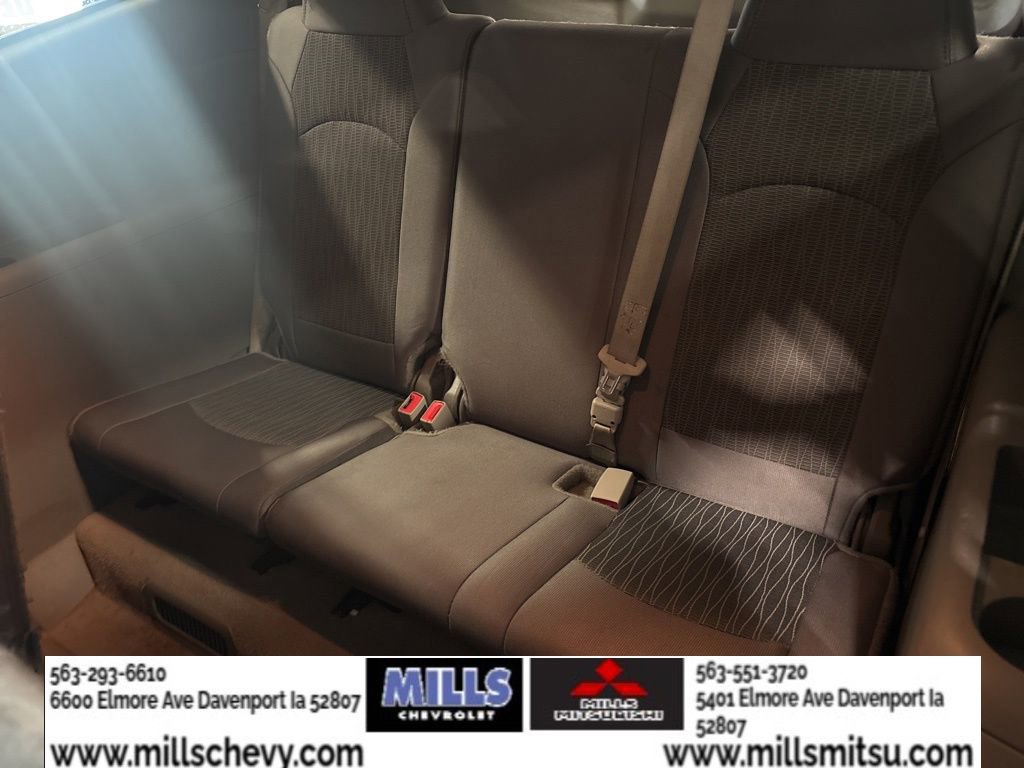 Used 2015 Chevrolet Traverse LT image 13