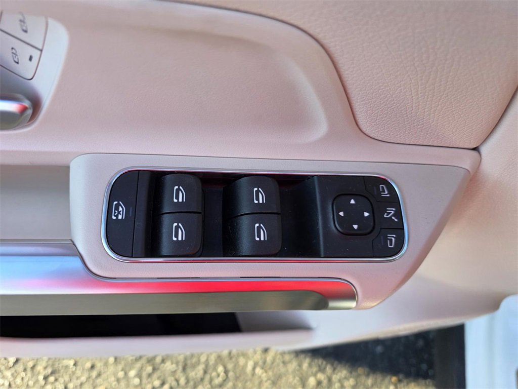 Certified 2025 Mercedes-Benz GLB 250 image 13