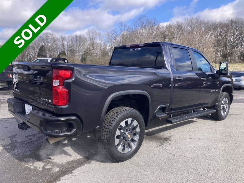 Used 2024 Chevrolet Silverado 2500 Custom w/ Custom Value Package image 4