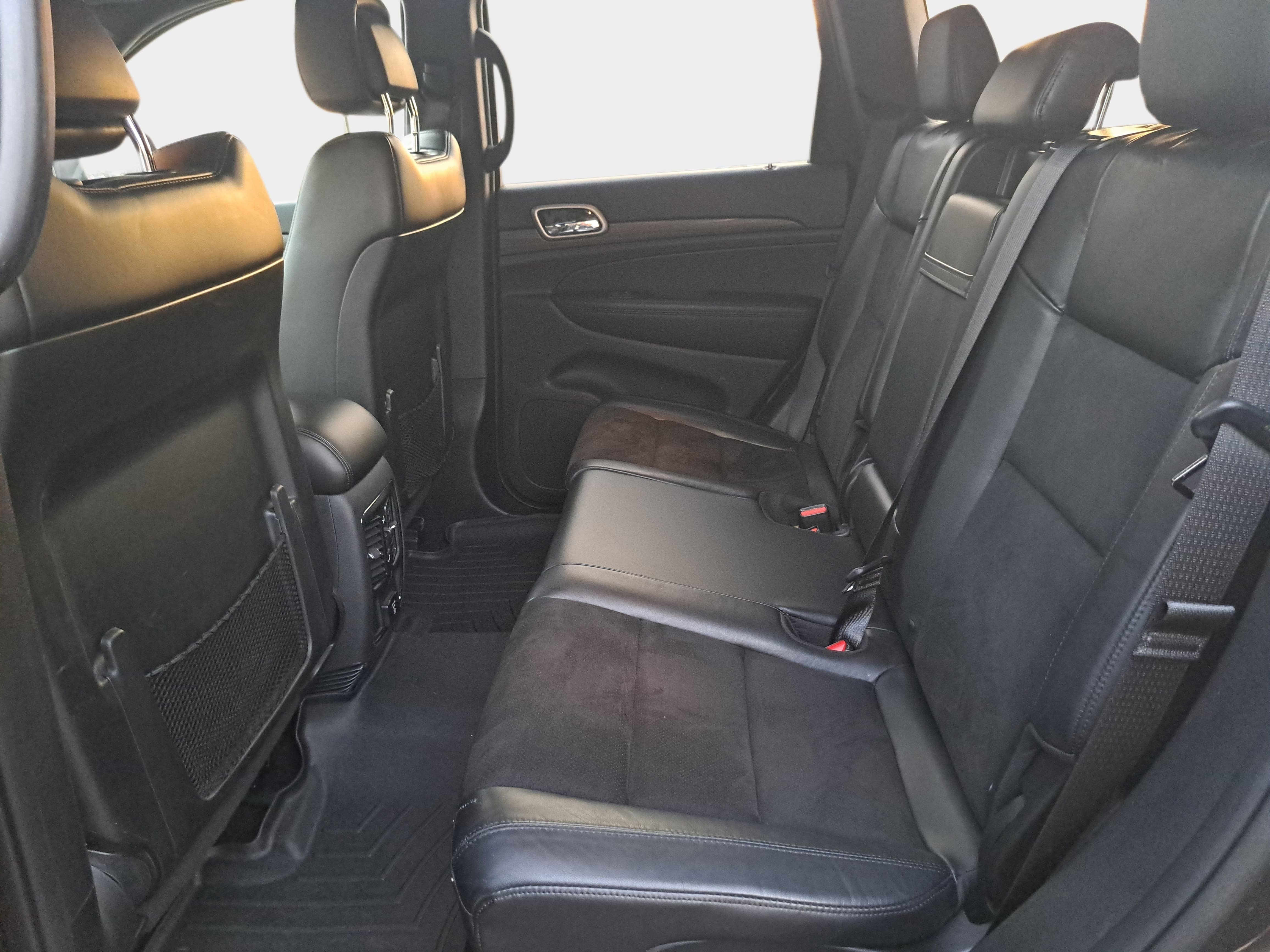 Used 2019 Jeep Grand Cherokee Altitude image 15