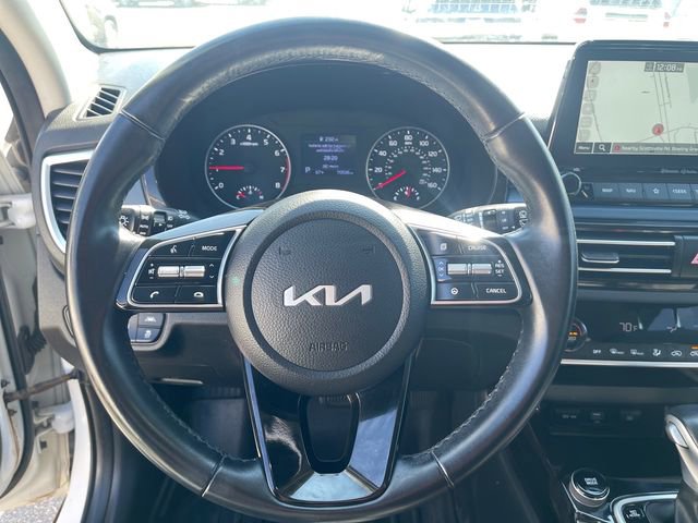 Used 2023 Kia Seltos Nightfall Edition image 10