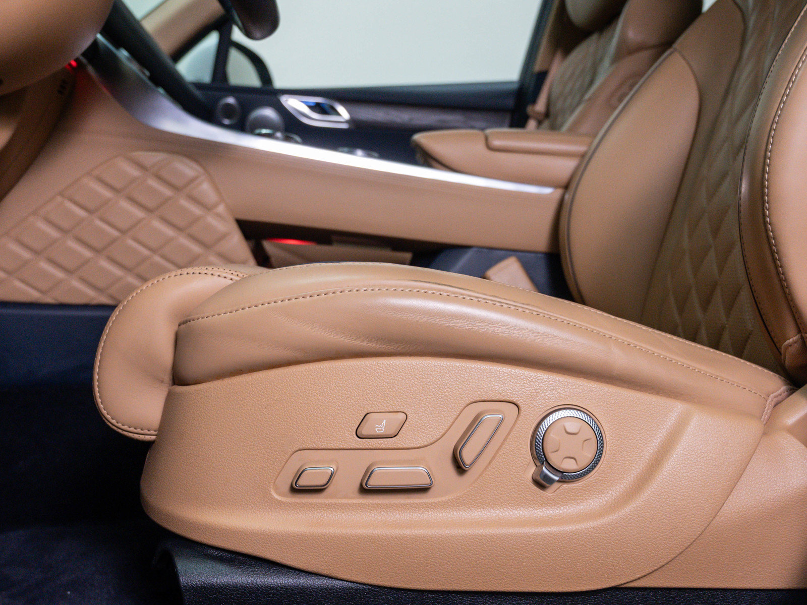 Used 2024 Genesis GV80 3.5T w/ Prestige Matte Package image 19