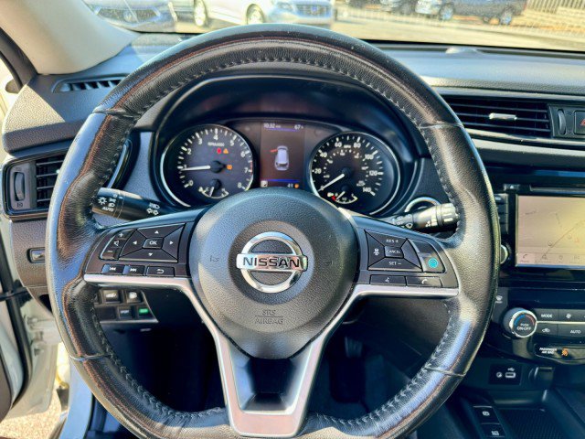 Used 2019 Nissan Rogue SV w/ Premium Package image 14