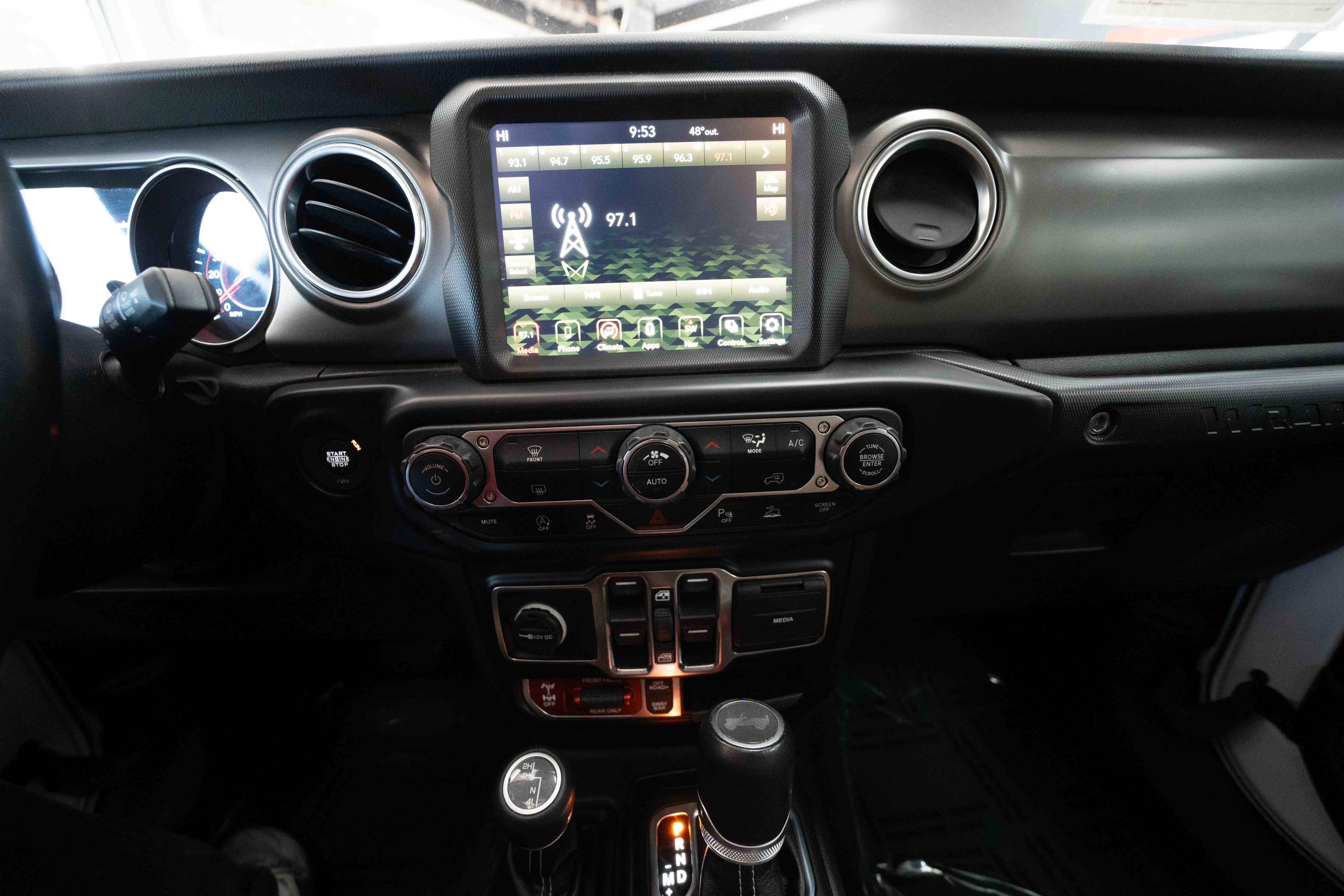 Used 2022 Jeep Wrangler Unlimited Rubicon w/ Xtreme Recon 35" Tire Package image 17