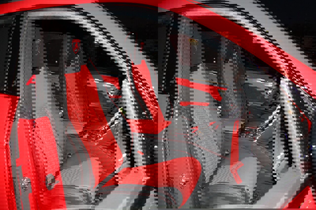 Used 2019 Lamborghini Urus image 22