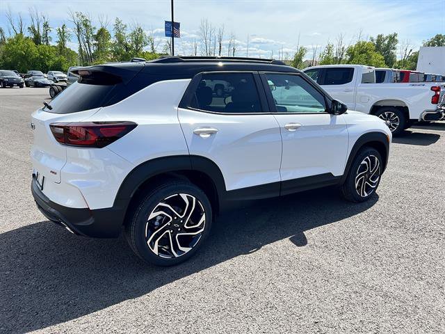New 2026 Chevrolet TrailBlazer RS w/ LPO, Trailering Package AWD/4WD image 6