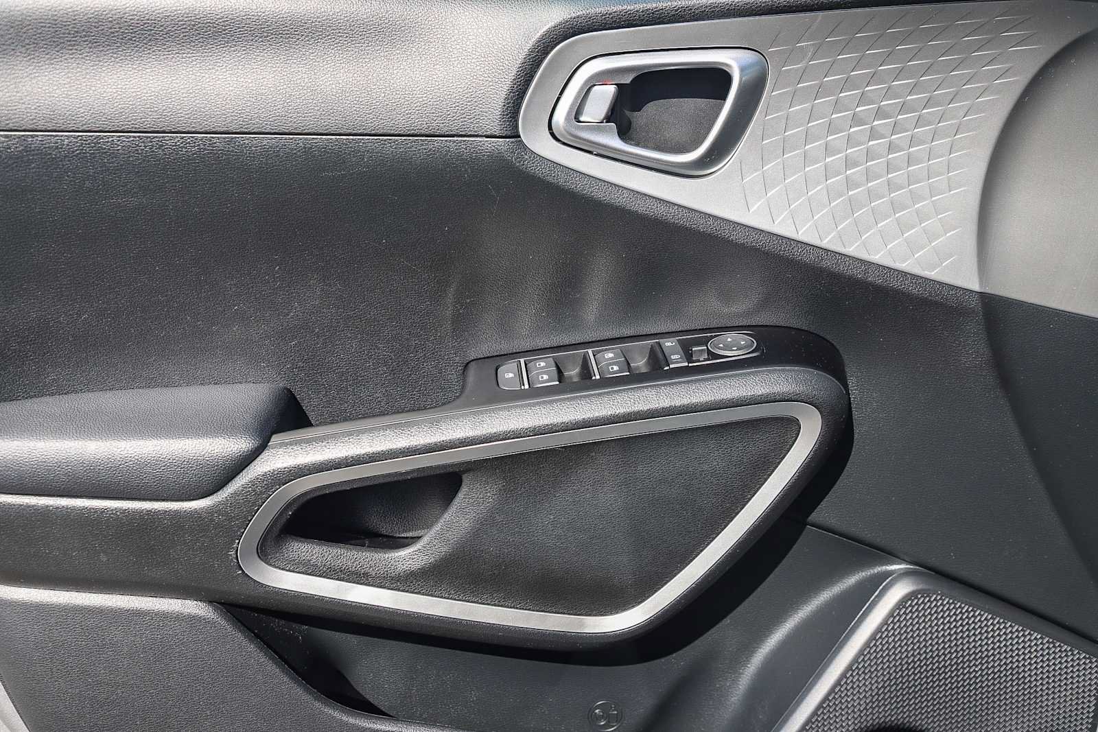 Used 2023 Kia Soul LX FWD image 23