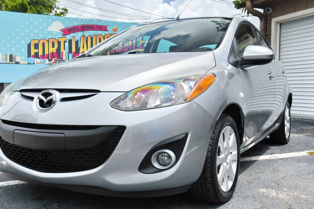 Used 2011 MAZDA MAZDA2 Touring FWD image 4
