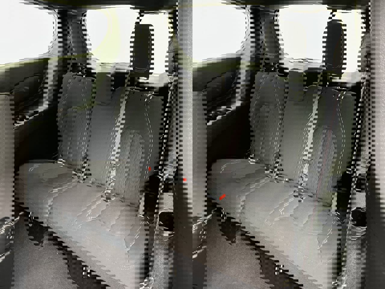 Used 2023 Chrysler Pacifica Touring image 13