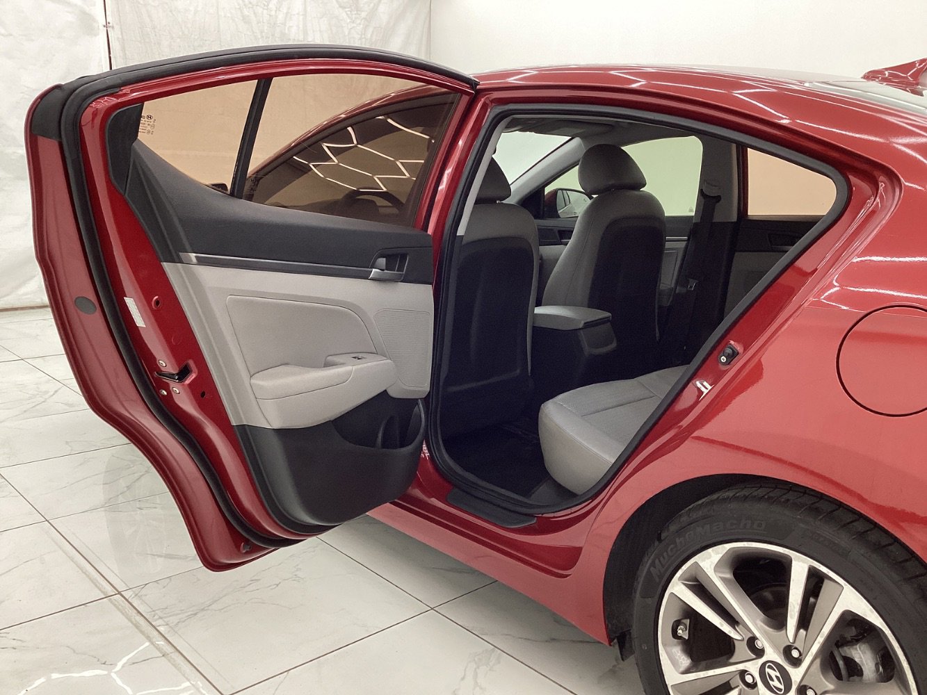 Used 2017 Hyundai Elantra Limited image 22