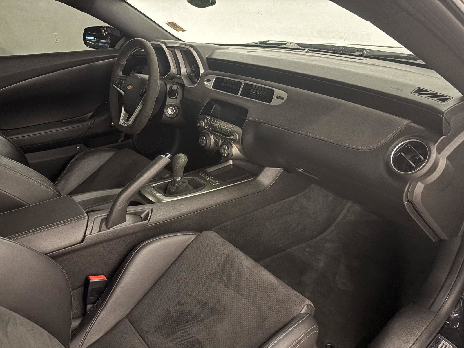 Used 2015 Chevrolet Camaro Z/28 RWD image 38