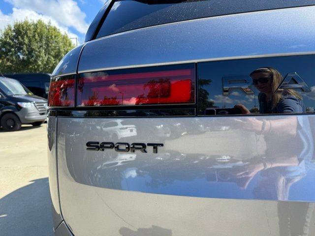 Used 2024 Land Rover Range Rover Sport Dynamic SE image 22