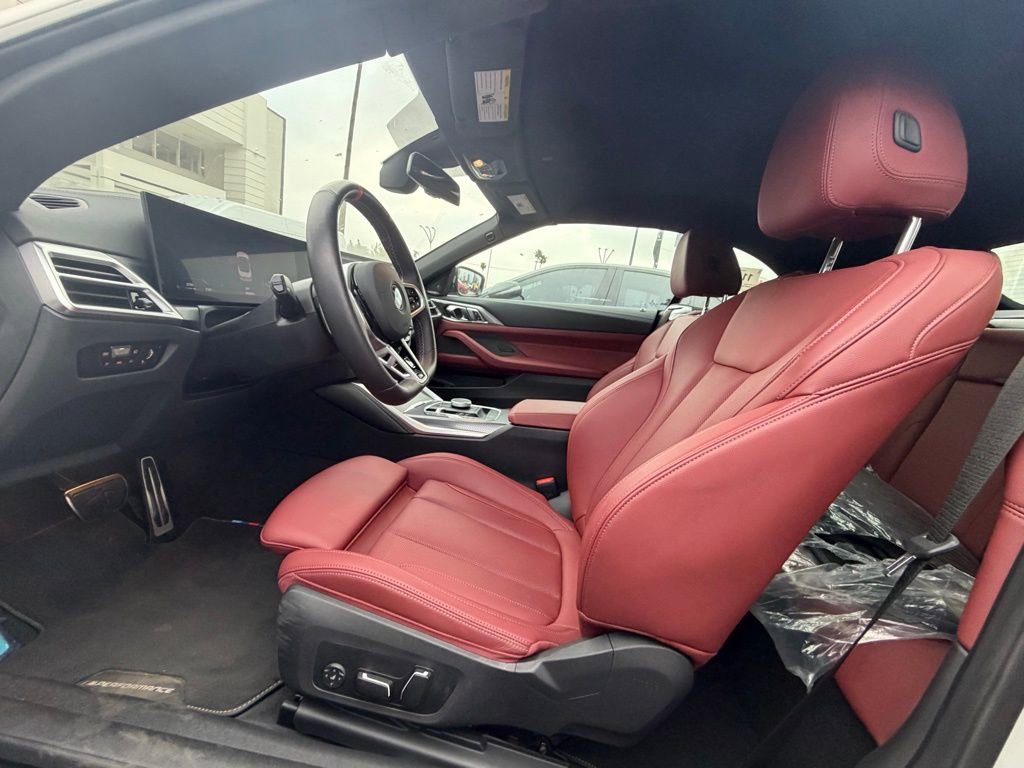 Used 2025 BMW M440i Convertible w/ Premium Package image 7