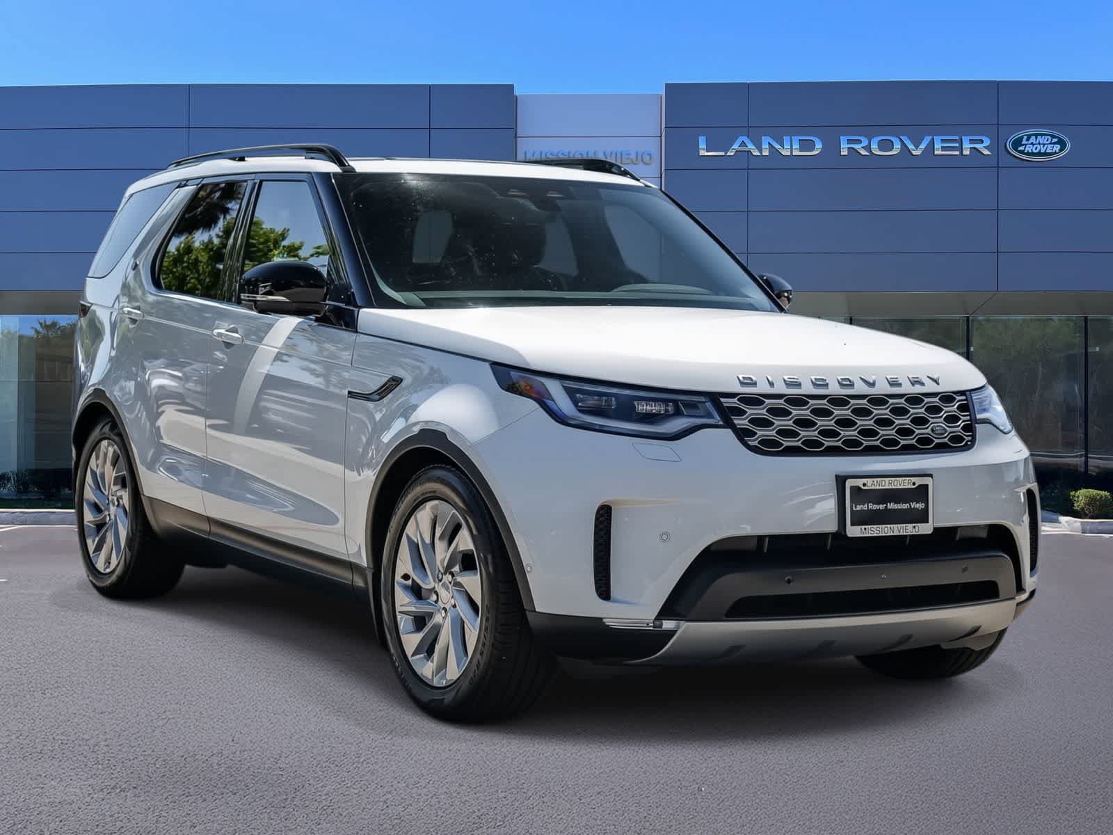 Used 2025 Land Rover Discovery S AWD/4WD image 3