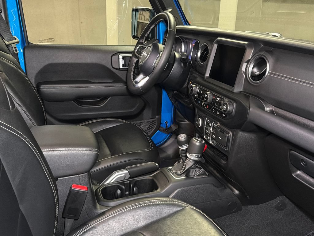 Used 2022 Jeep Wrangler Unlimited Sahara w/ Cold Weather Group AWD/4WD image 13