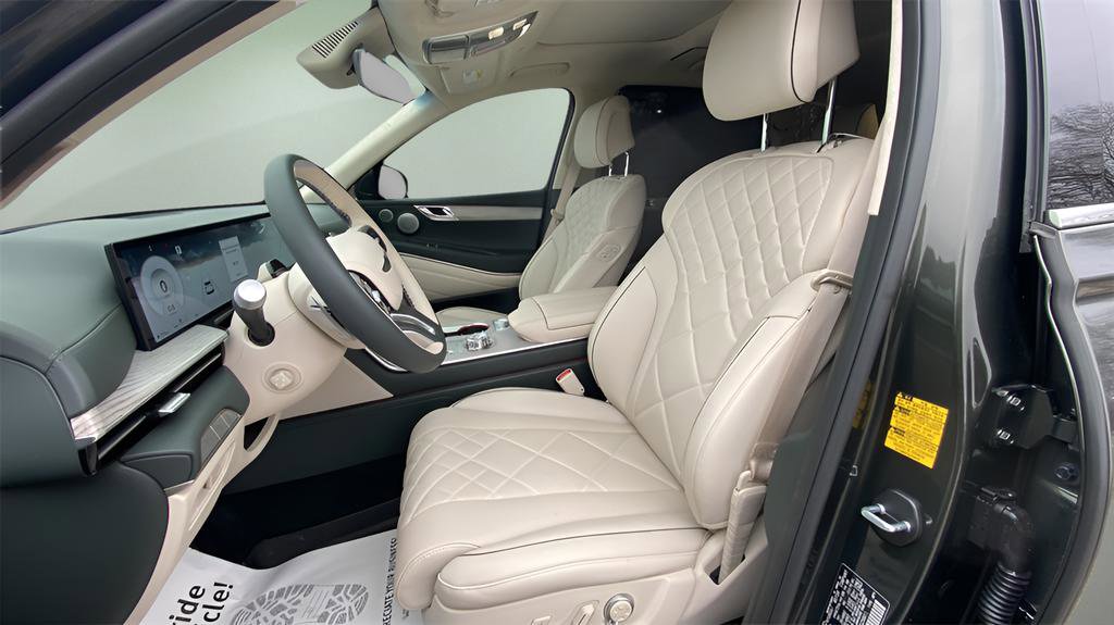 Used 2025 Genesis GV80 3.5T Prestige image 13