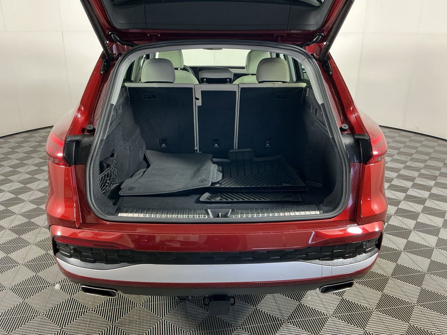 Used 2025 Audi Q5 Premium Plus w/ Premium Plus image 21