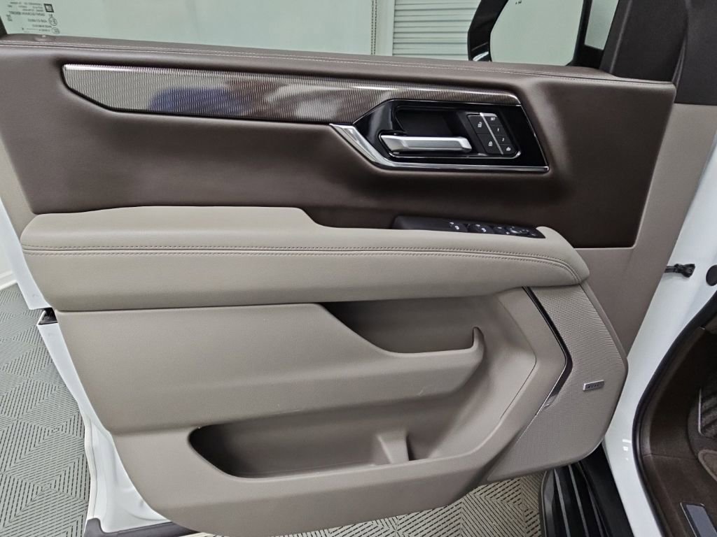 Used 2025 GMC Yukon XL Elevation RWD image 29