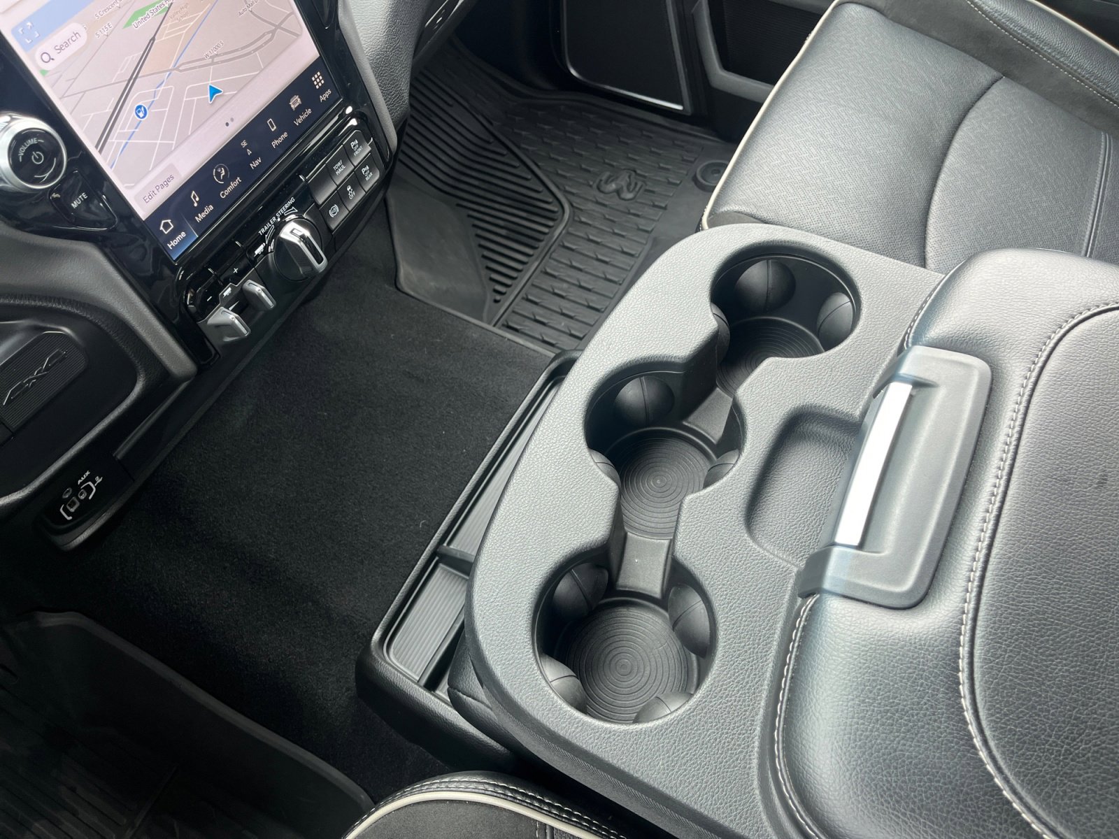 Used 2024 RAM 2500 Laramie w/ Night Edition image 25