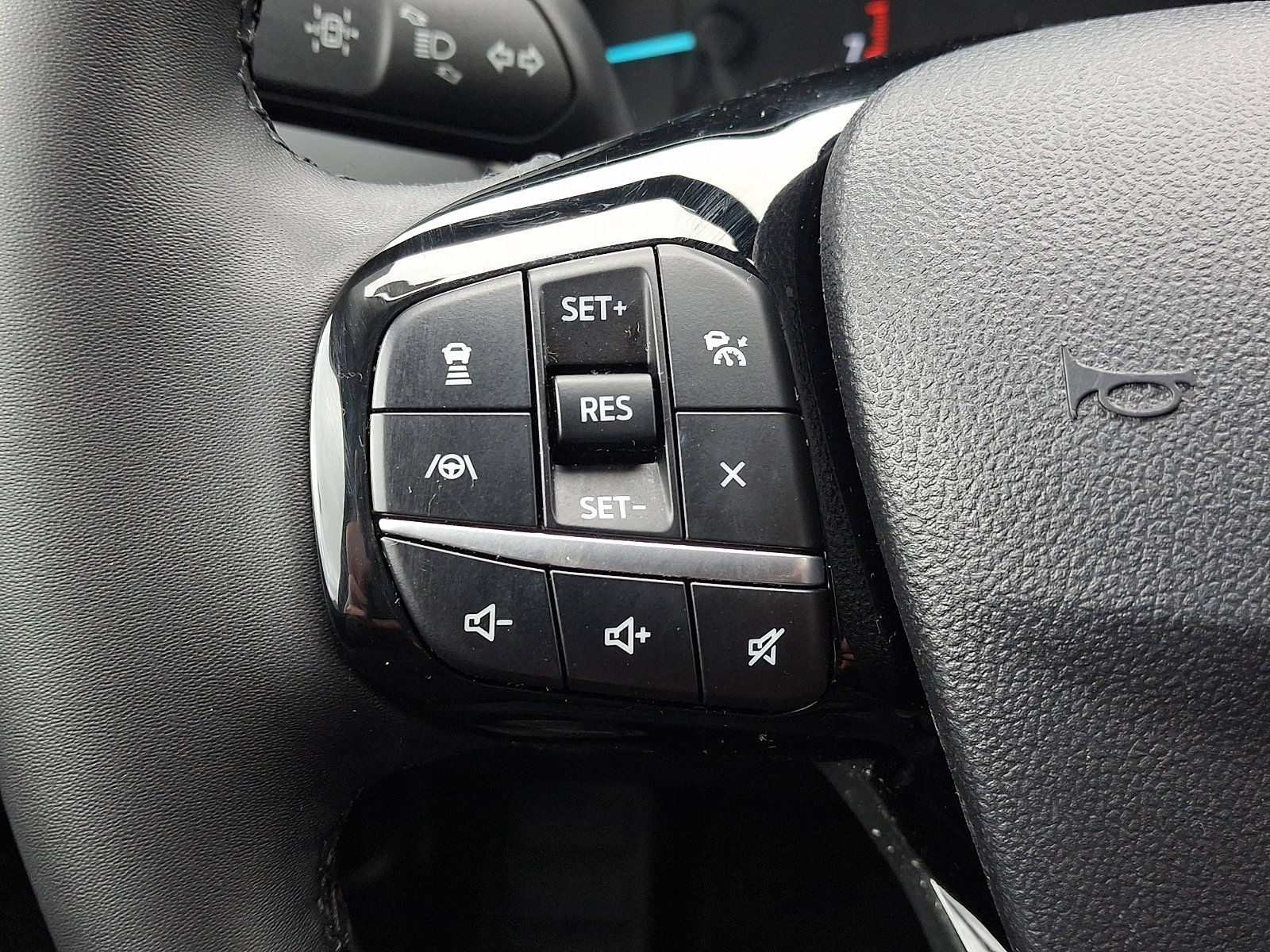 Certified 2022 Ford Escape SE w/ SE Sport Appearance Package AWD/4WD image 29