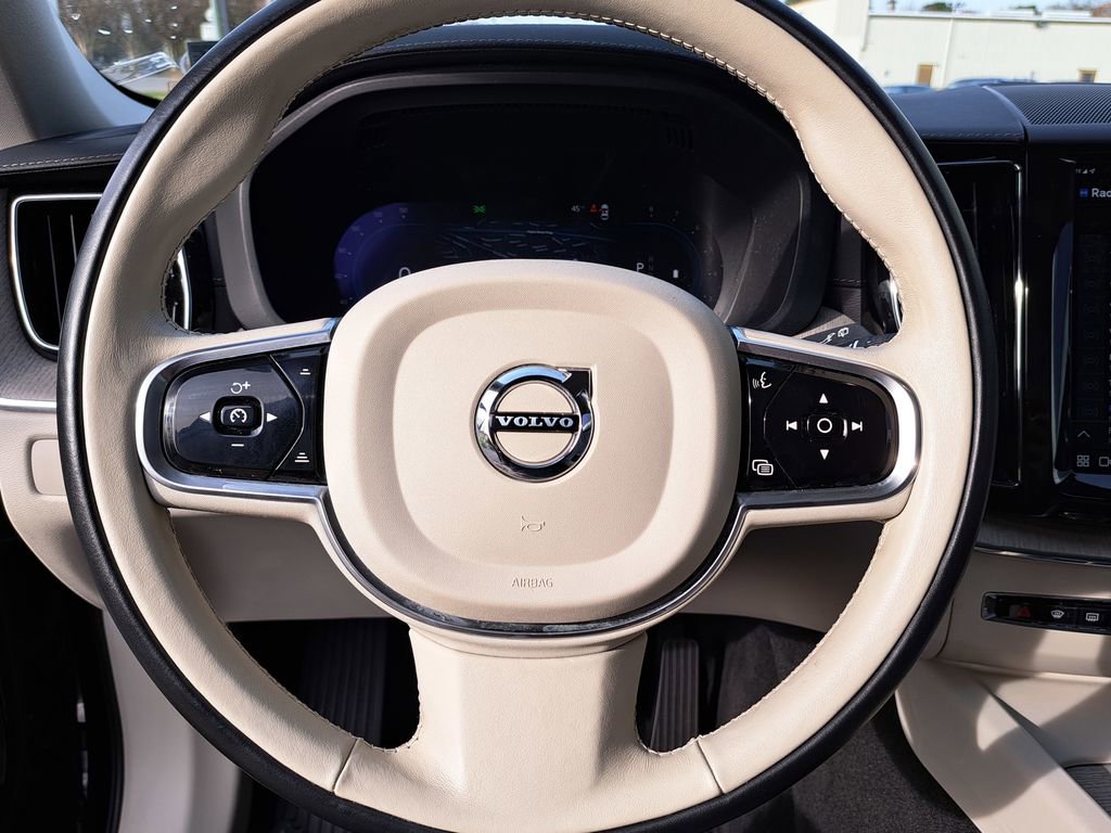 Used 2023 Volvo XC60 B5 Ultimate w/ Climate Package image 7