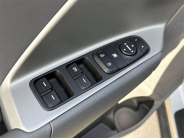 Used 2019 Kia Niro LX image 16