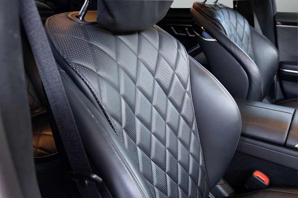 Used 2022 Mercedes-Benz S 580 4MATIC Sedan w/ AMG Line Package image 91