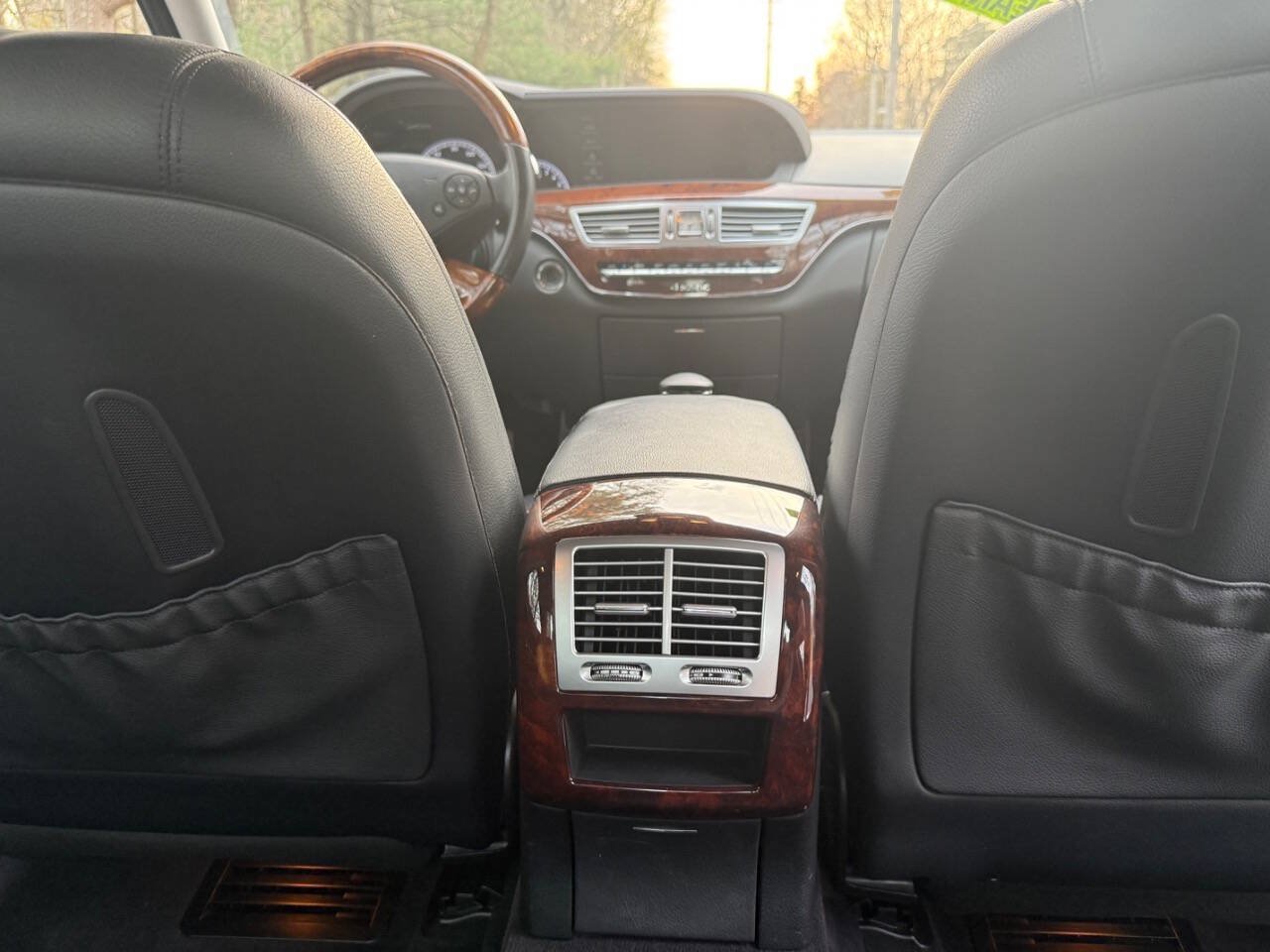 Used 2010 Mercedes-Benz S 550 4MATIC image 18