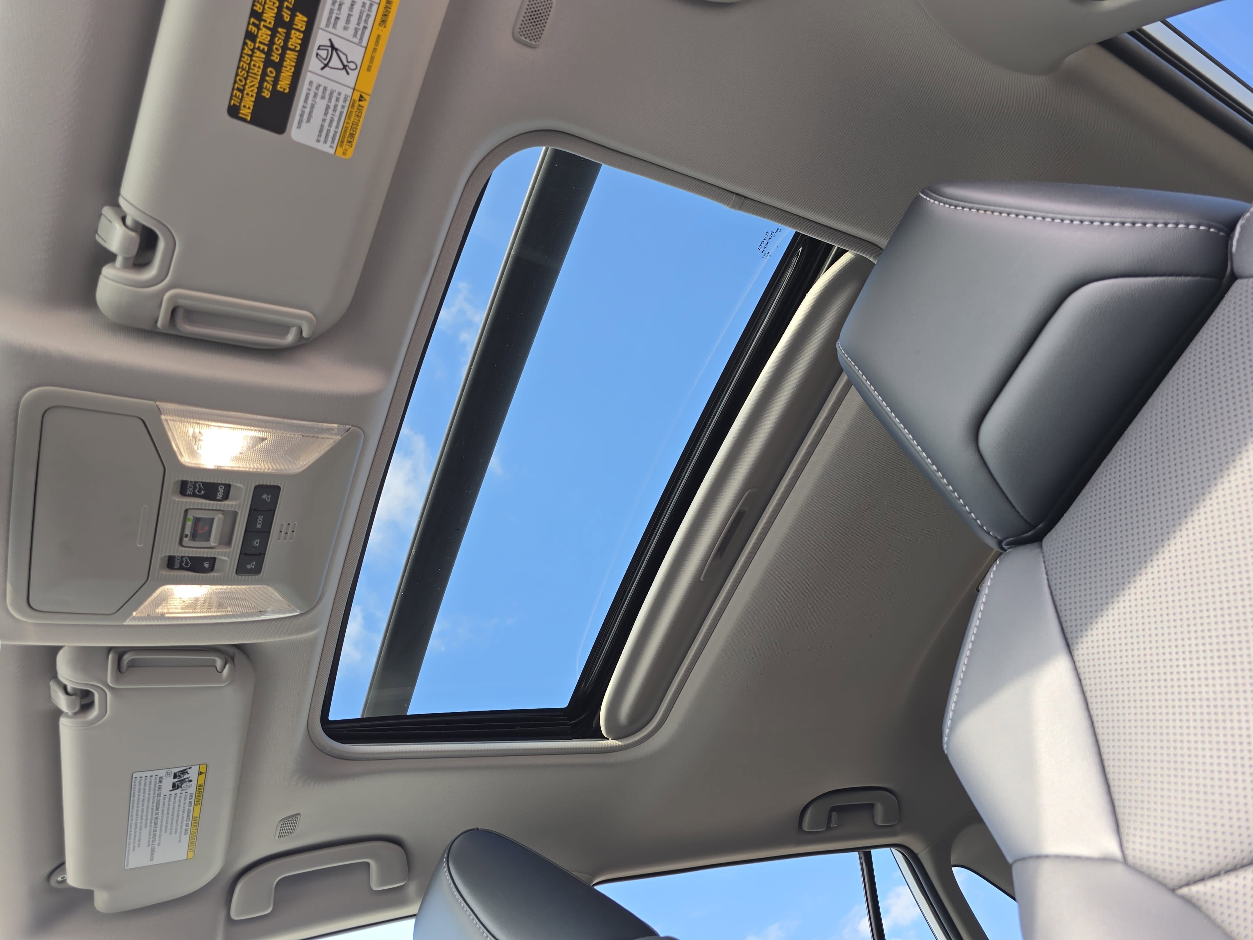 Used 2025 Toyota RAV4 Limited w/ Advanced Technology Package image 31