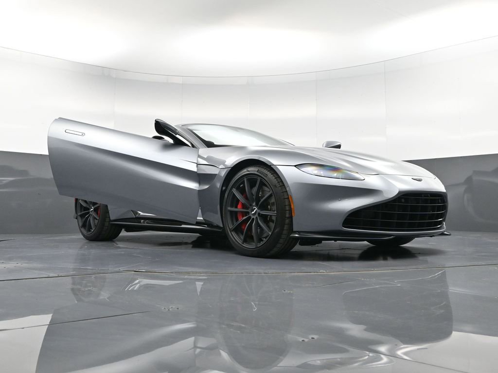 Used 2021 Aston Martin V8 Vantage Roadster RWD image 35