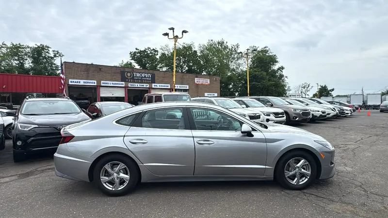 Used 2021 Hyundai Sonata SE FWD image 4