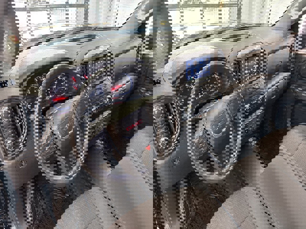 Used 2022 GMC Sierra 2500 Pro w/ Convenience Package image 16