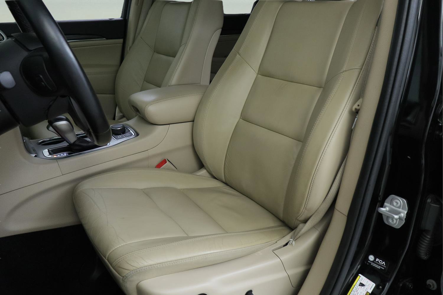 Used 2021 Jeep Grand Cherokee Limited w/ Premium Lighting Group AWD/4WD image 12