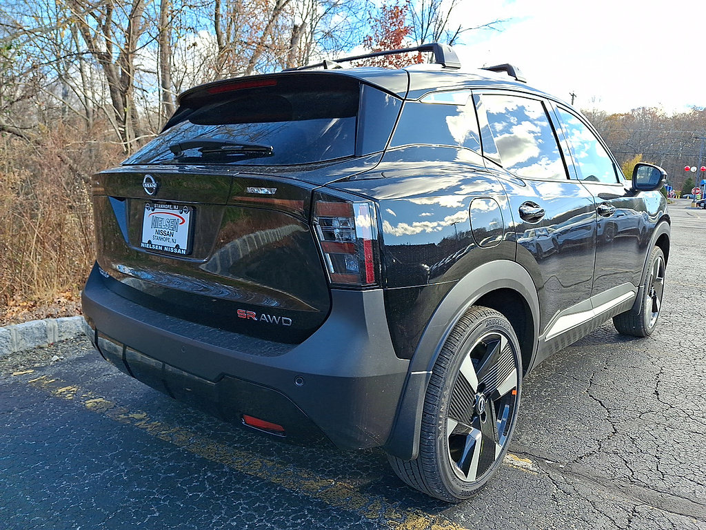 New 2026 Nissan Kicks SR w/ Cold Weather Package AWD/4WD image 4
