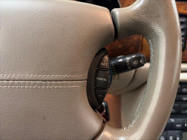 Used 2001 Jaguar XK8 Convertible image 17