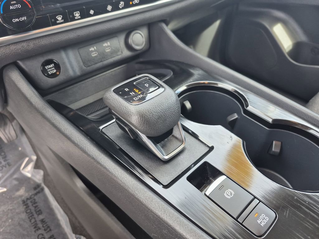 Used 2025 Nissan Rogue SV AWD/4WD image 10
