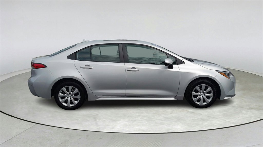 Used 2023 Toyota Corolla LE image 7
