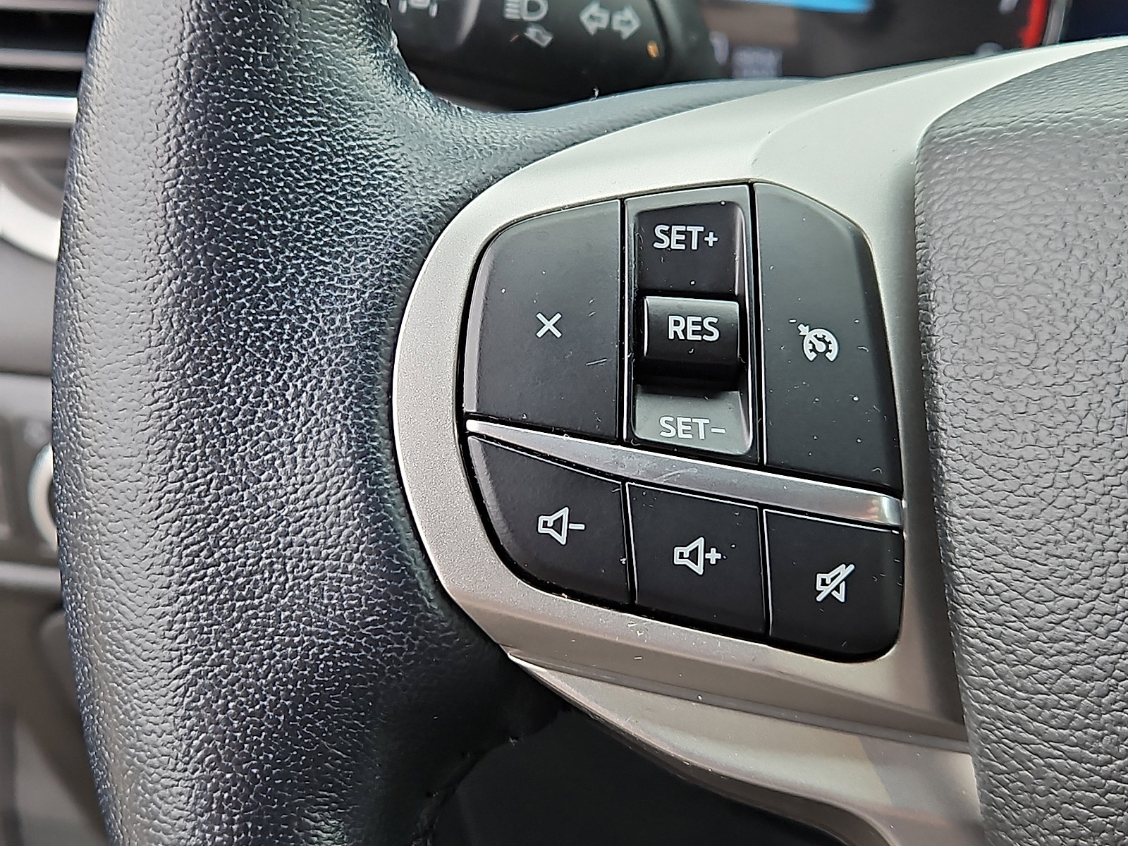 Certified 2022 Ford Explorer XLT w/ Equipment Group 202A image 22