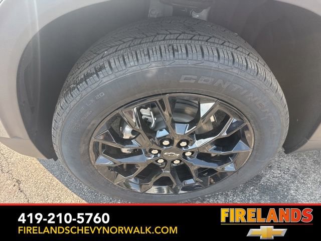 New 2025 Chevrolet Traverse LT w/ Midnight/Sport Edition image 9