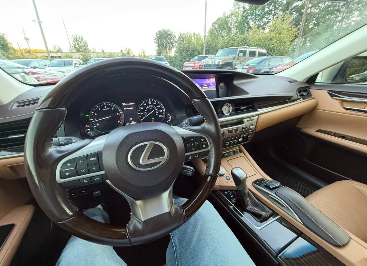 Used 2017 Lexus ES 350 w/ Luxury Package FWD image 26