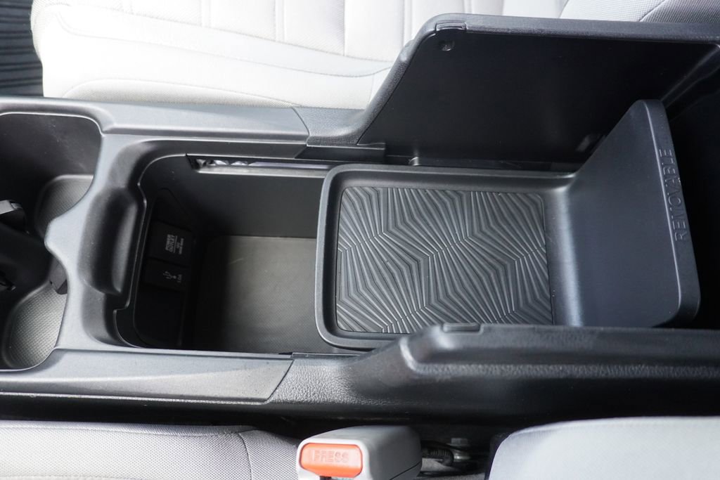 Used 2017 Honda CR-V LX image 19