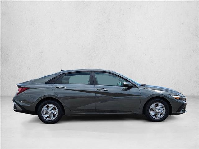 Used 2026 Hyundai Elantra SE FWD video 4