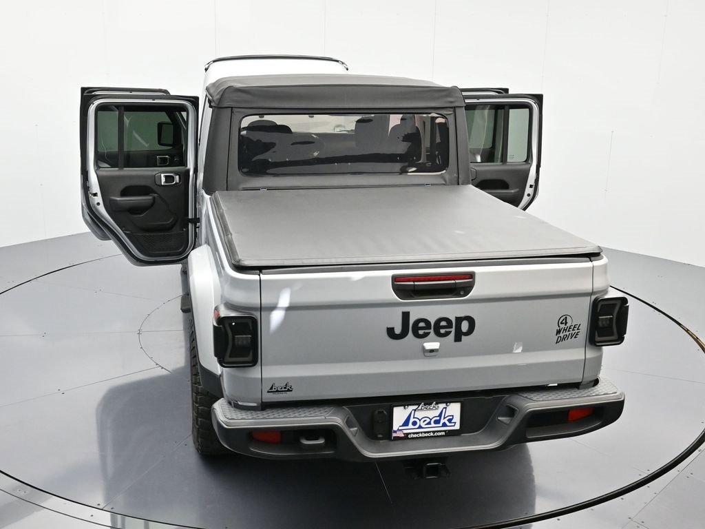 Certified 2022 Jeep Gladiator Willys image 45
