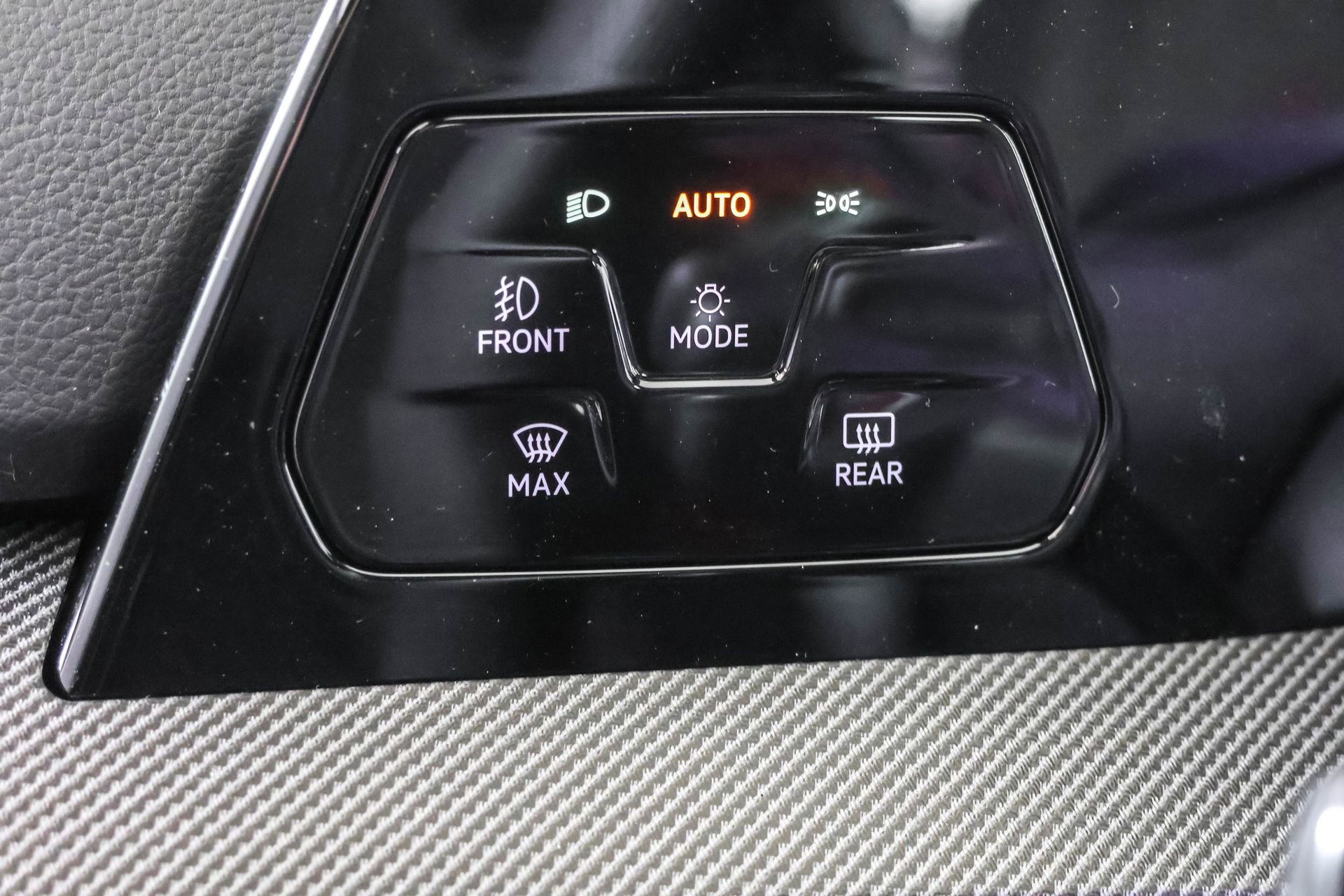 New 2026 Volkswagen GTI SE image 21