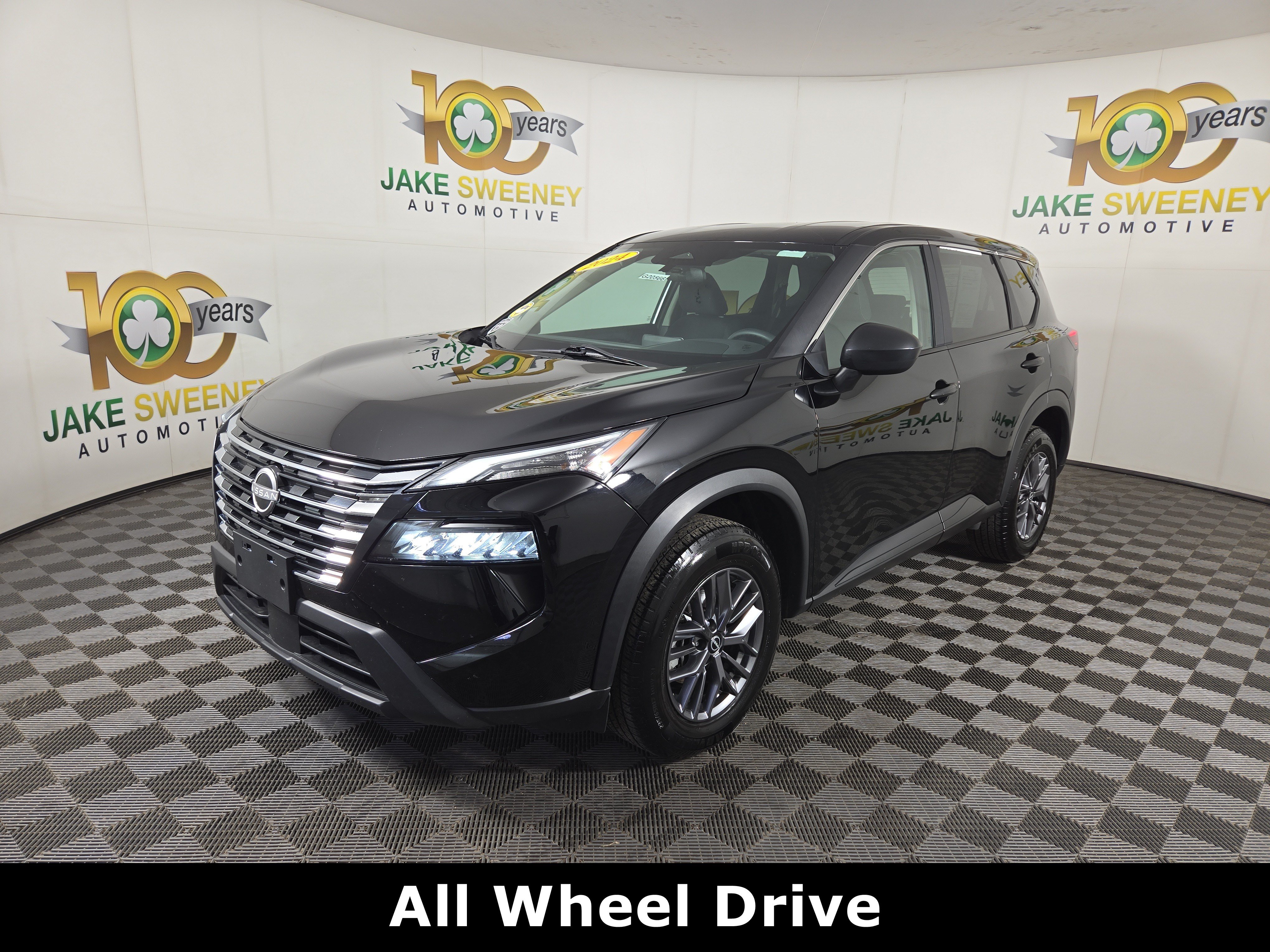 Used 2024 Nissan Rogue S AWD/4WD image 3